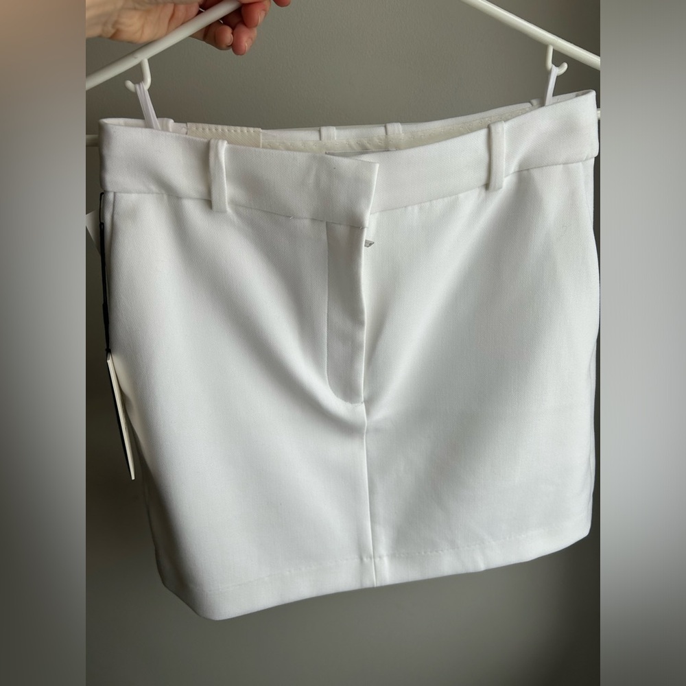 NWT Babaton Chisel Skirt